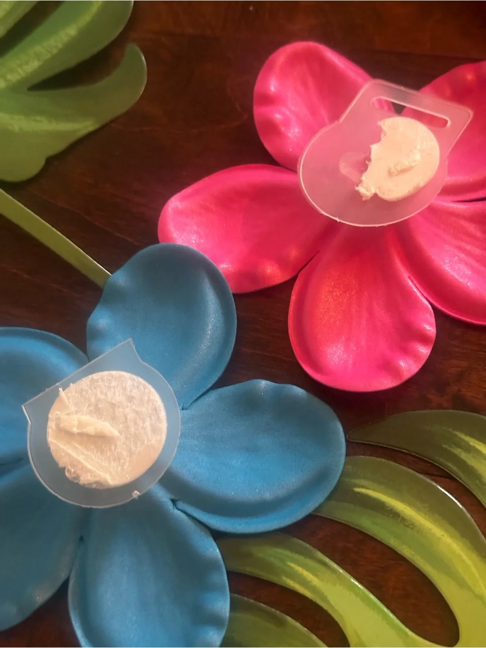Tropical Flip-Flop thong sandals flowers and leaf Party Supplies - Multicolor